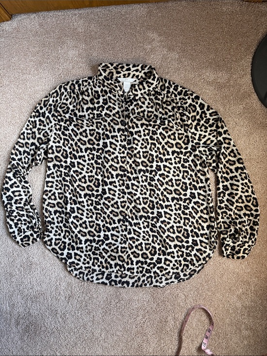 H&M Tops - H&M Ladies Long Sleeve Leopard Print Lightweight Blouse. Size Medium
